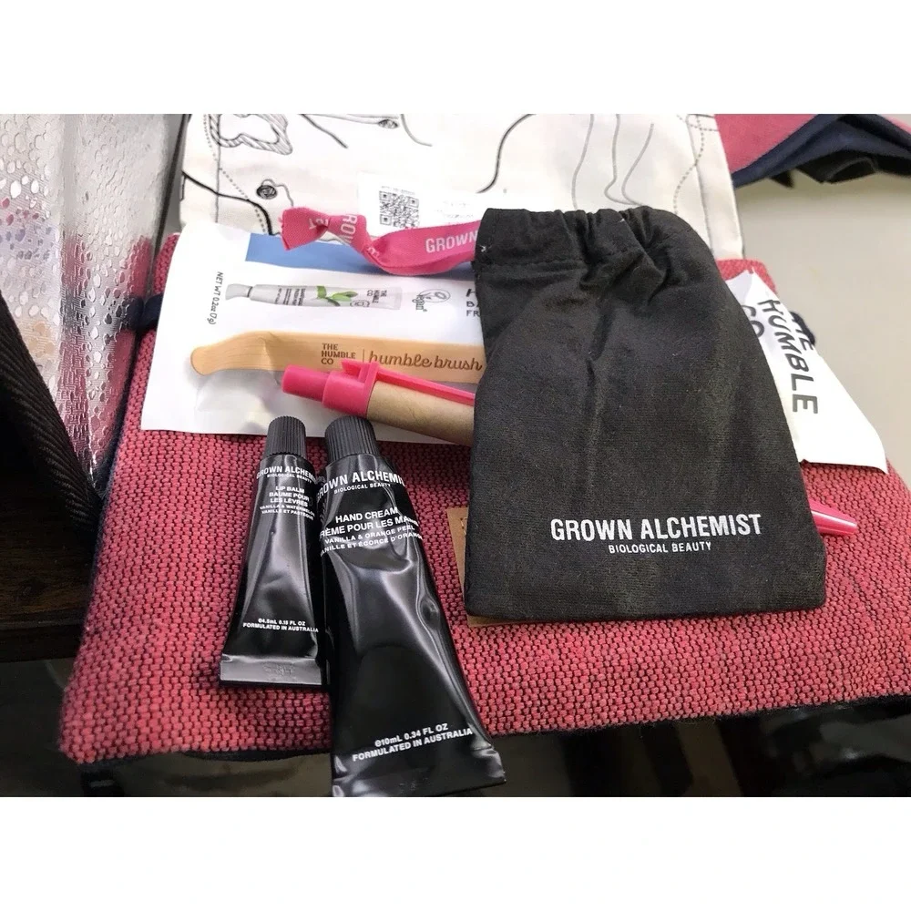 Delta Airlines Amenities Kit‎ Never Used Someone Somewhere 6